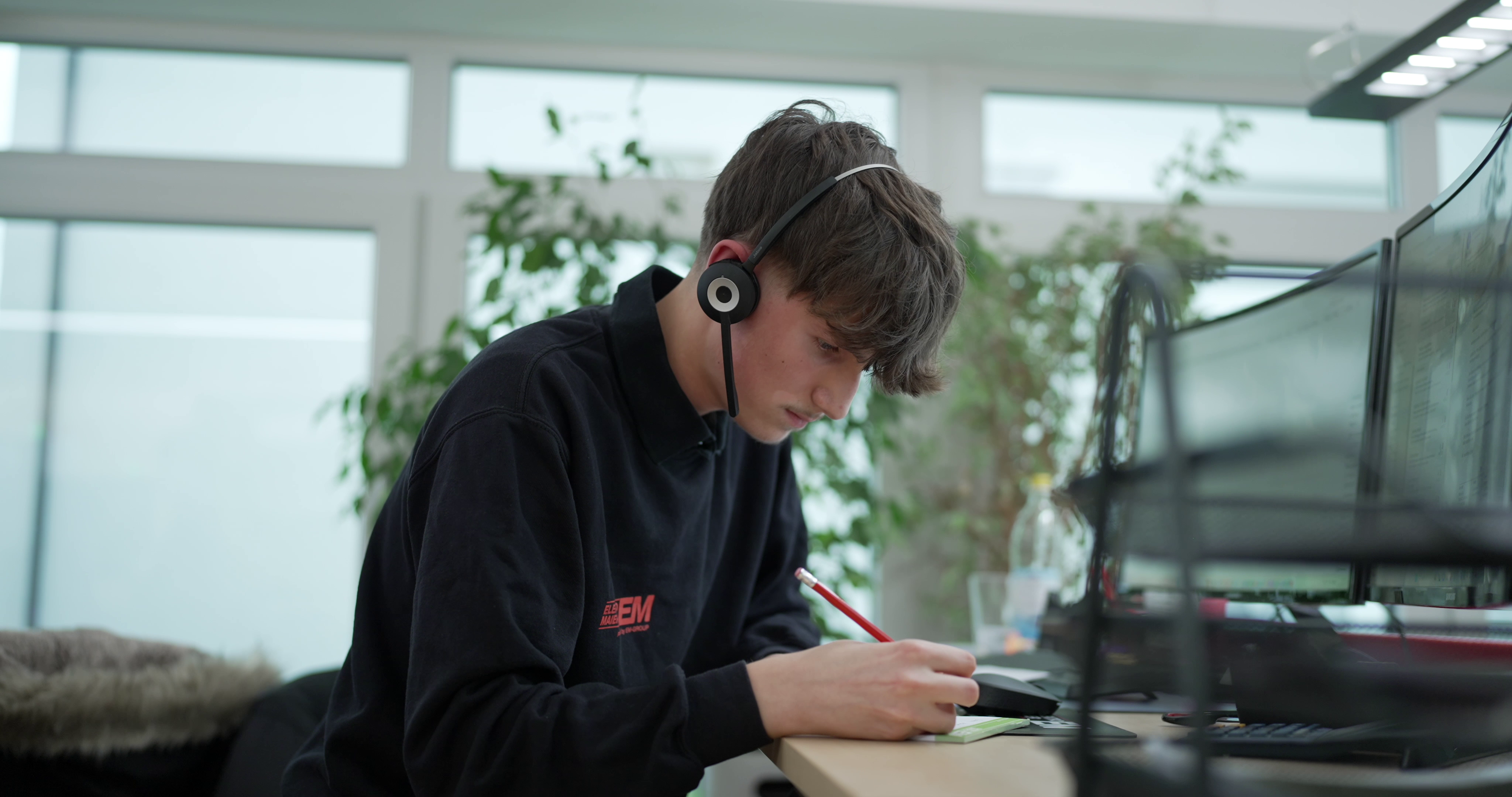 Mitarbeiter mir Headset